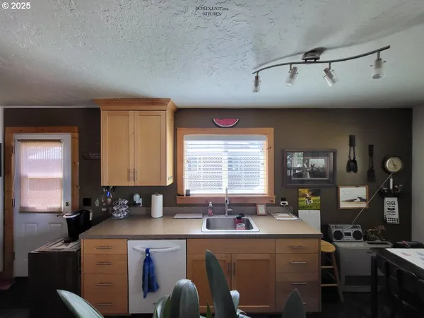 $500,000 | 204 North Russell Street, Joseph, OR 97846