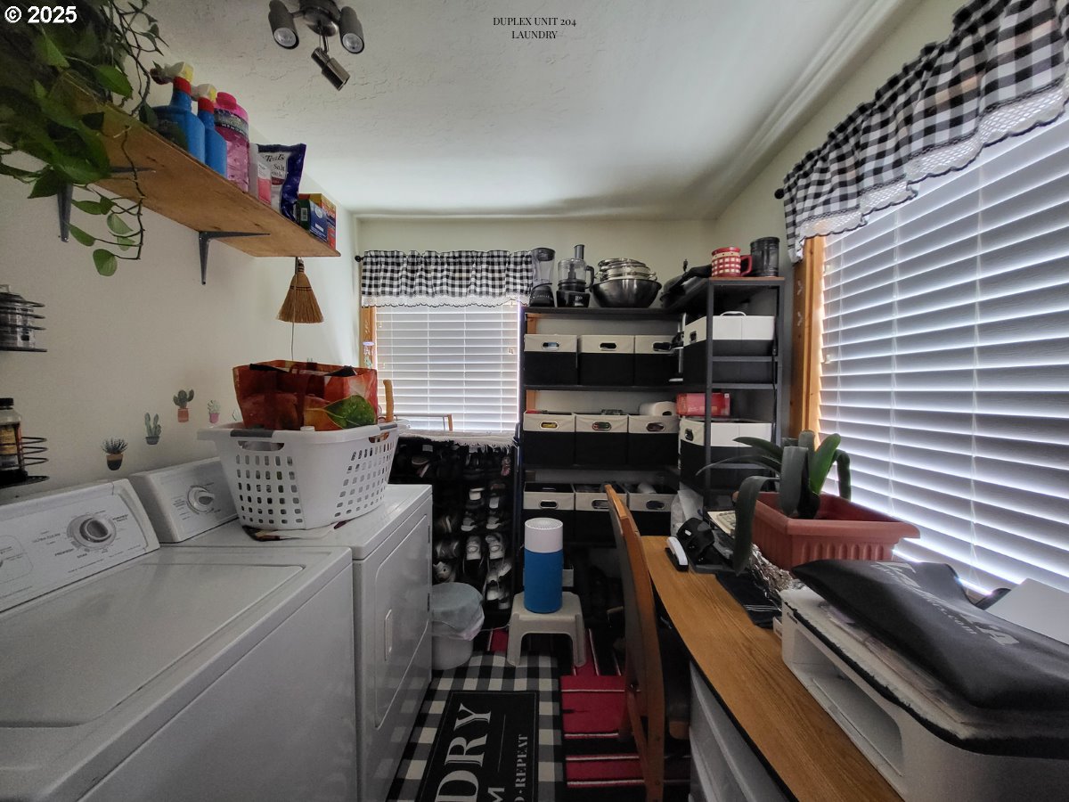 204 North Russell Street Joseph, OR 97846 - Photo 40 of 46 a room with furniture