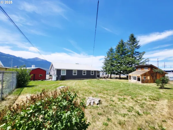 $500,000 | 204 North Russell Street, Joseph, OR 97846