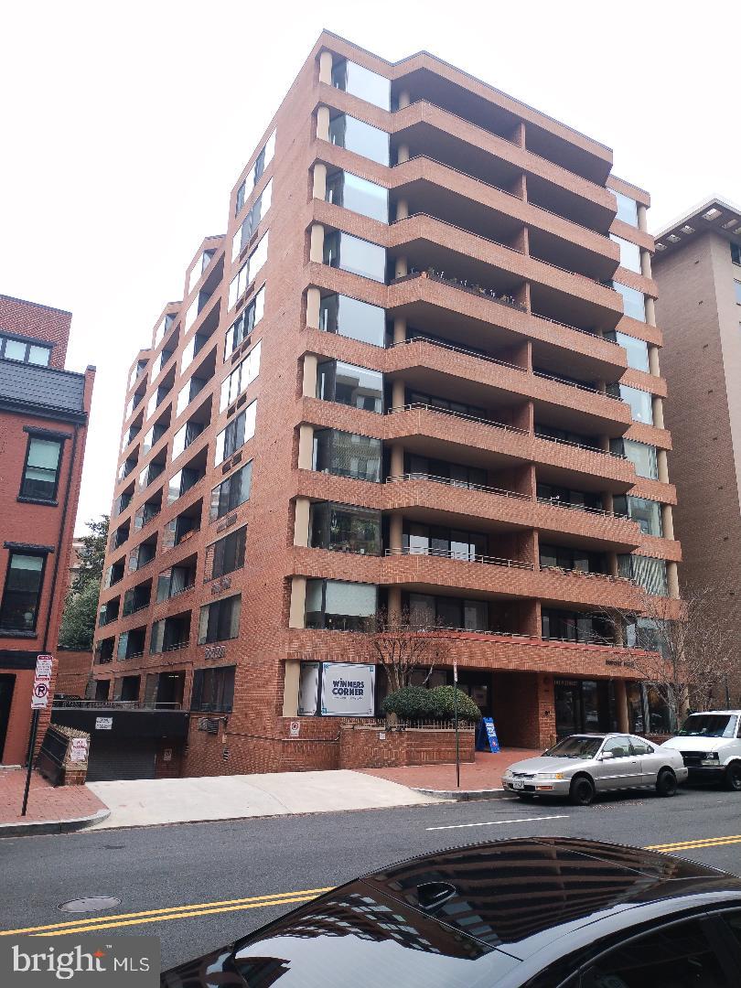 2141 P Street Northwest, Unit 202 Washington, DC 20037 - Photo 4 of 30 a building view