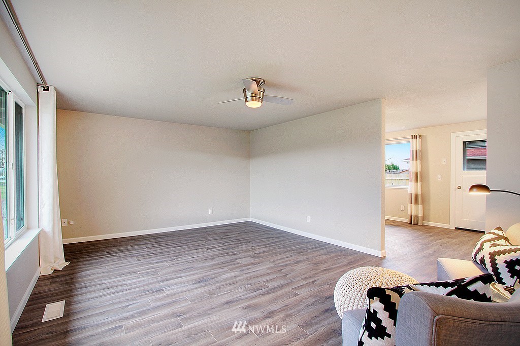 1544 Collins Road Buckley, WA 98321 - Photo 4 of 25