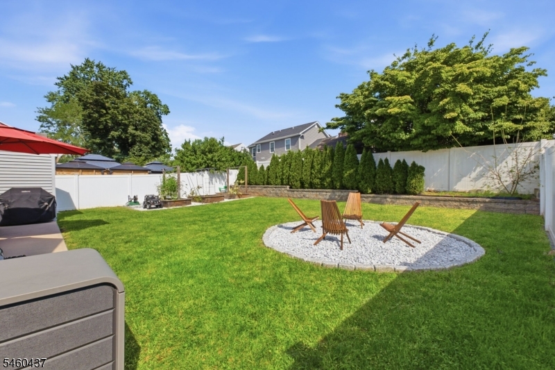 353 Whitewood Road Union, NJ 07083 - Photo 34 of 38 Gallery Image 34
