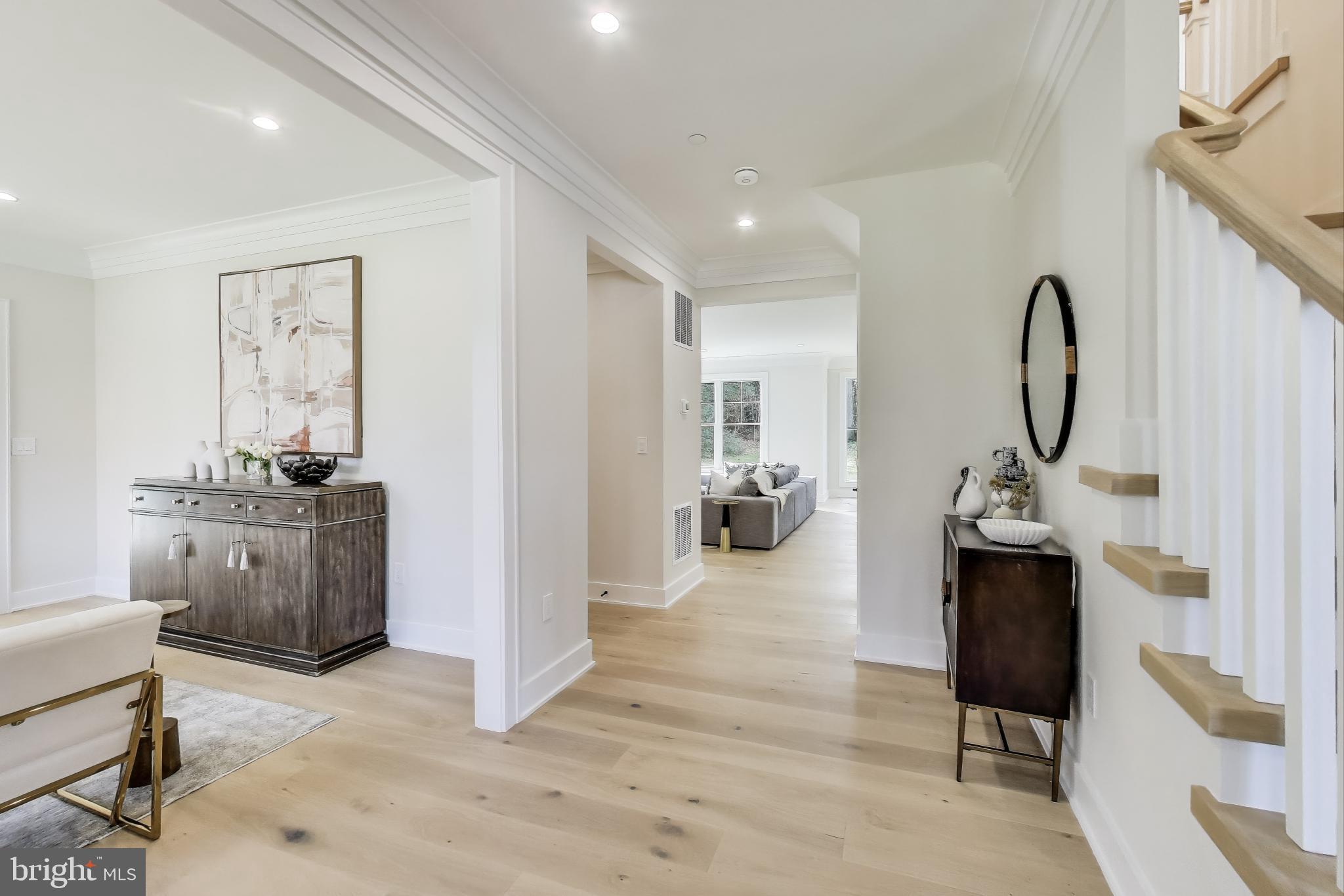 9712 Elrod Road Kensington, MD 20895 - Photo 4 of 58 Gallery Image 4