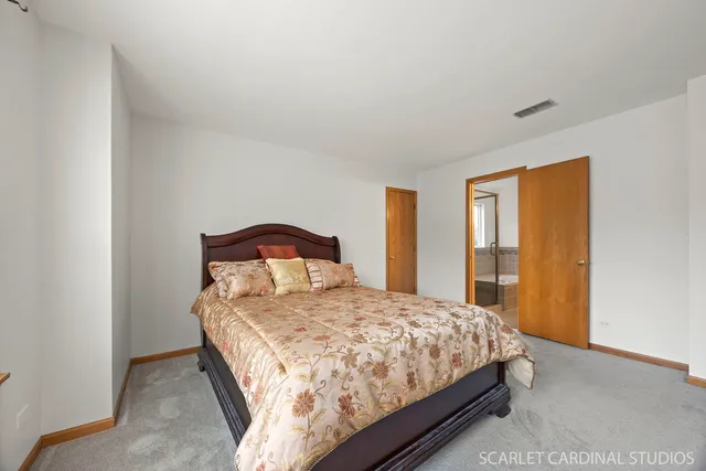 $465,000 | 2235 Cheshire Drive, Aurora, IL 60502