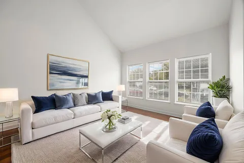 $450,000 | 2235 Cheshire Drive, Aurora, IL 60502