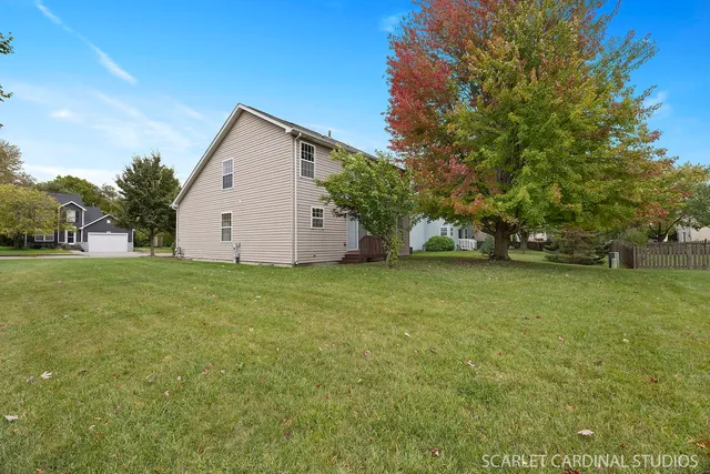 $465,000 | 2235 Cheshire Drive, Aurora, IL 60502