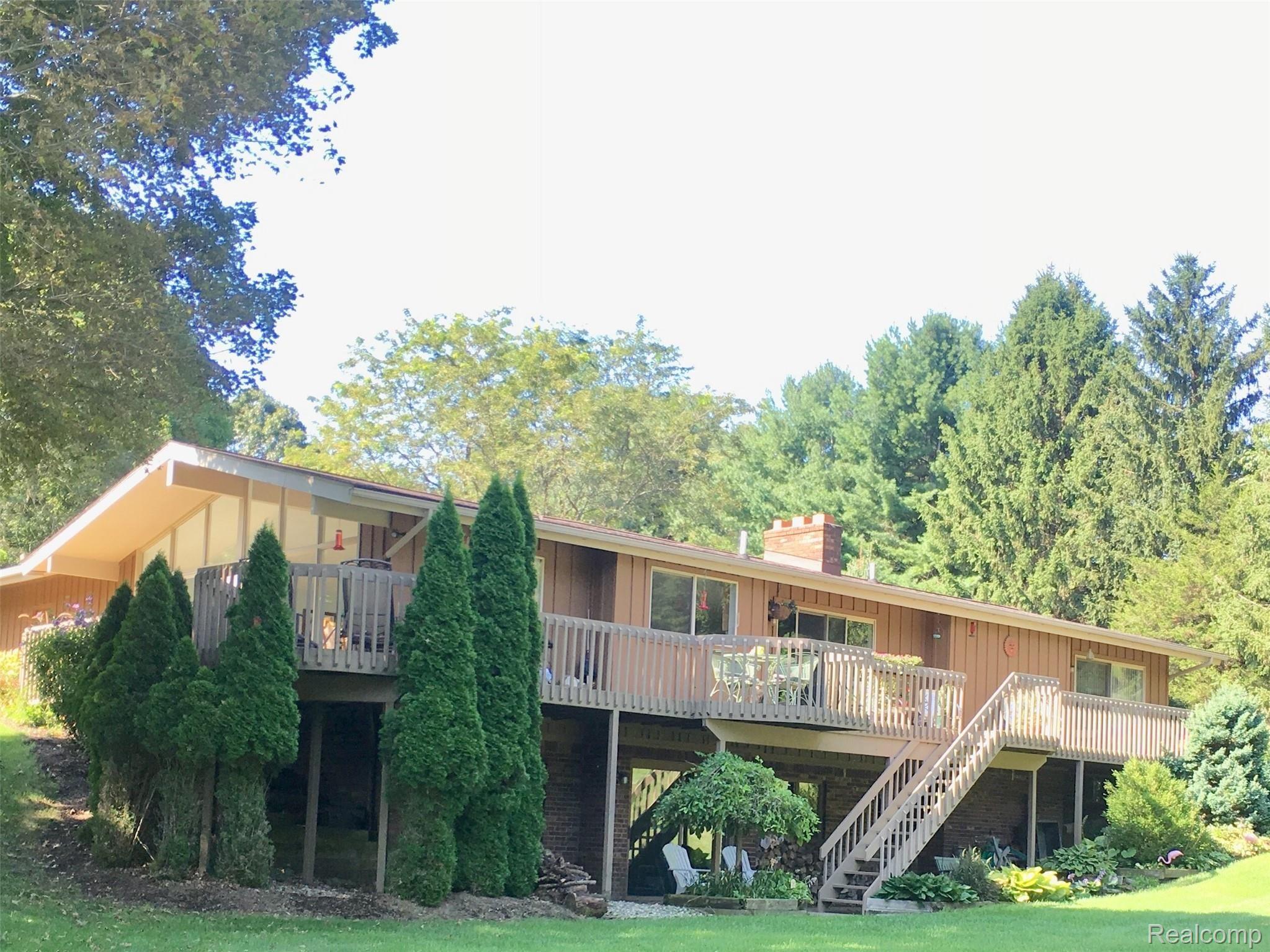 2100 Addaleen Road Highland, MI 48357 - Photo 8 of 35 fullsizeoutput_2cd7.jpeg