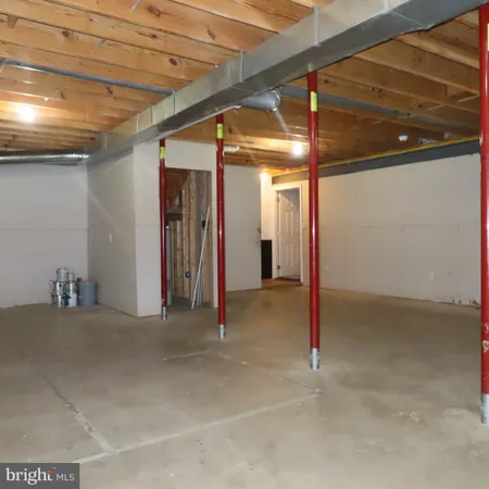 a view of a garage