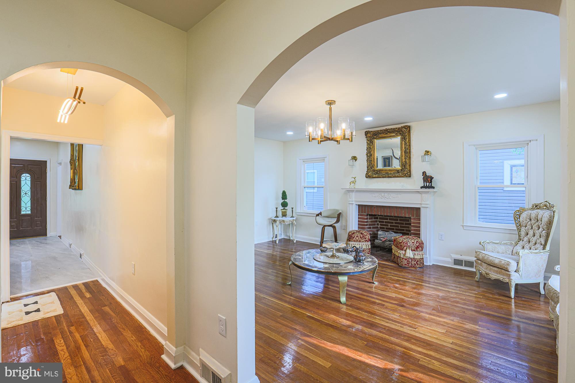 3817 Copley Road Baltimore, MD 21215 - Photo 7 of 58