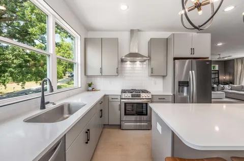 $669,999 | 3208 B Resha Lane, Nashville, TN 37218