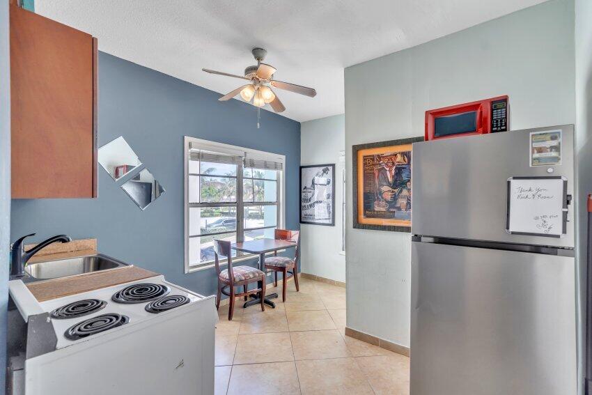 324 Indiana Street, Unit 3 Hollywood, FL 33019 - Photo 15 of 29 76203ea860830e7ec6a920d041ba8e7f