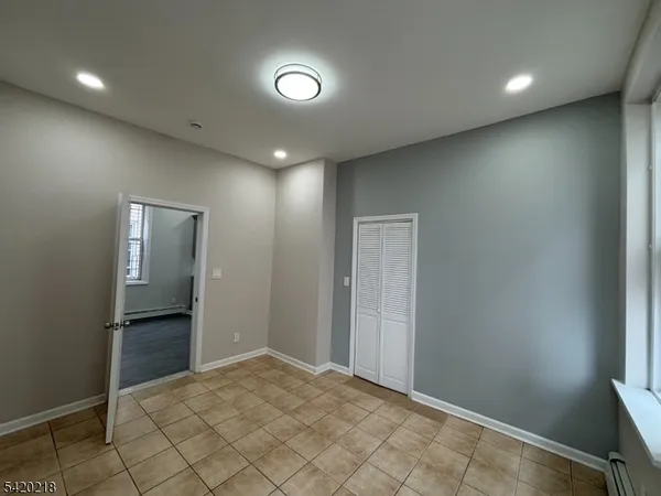 $2,600 | 127 Fulton Street, Elizabeth Port, NJ 07206
