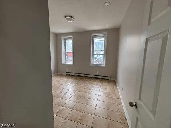 $2,600 | 127 Fulton Street, Elizabeth Port, NJ 07206