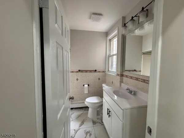 $2,600 | 127 Fulton Street, Elizabeth Port, NJ 07206