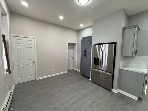 $2,600 | 127 Fulton Street, Elizabeth Port, NJ 07206