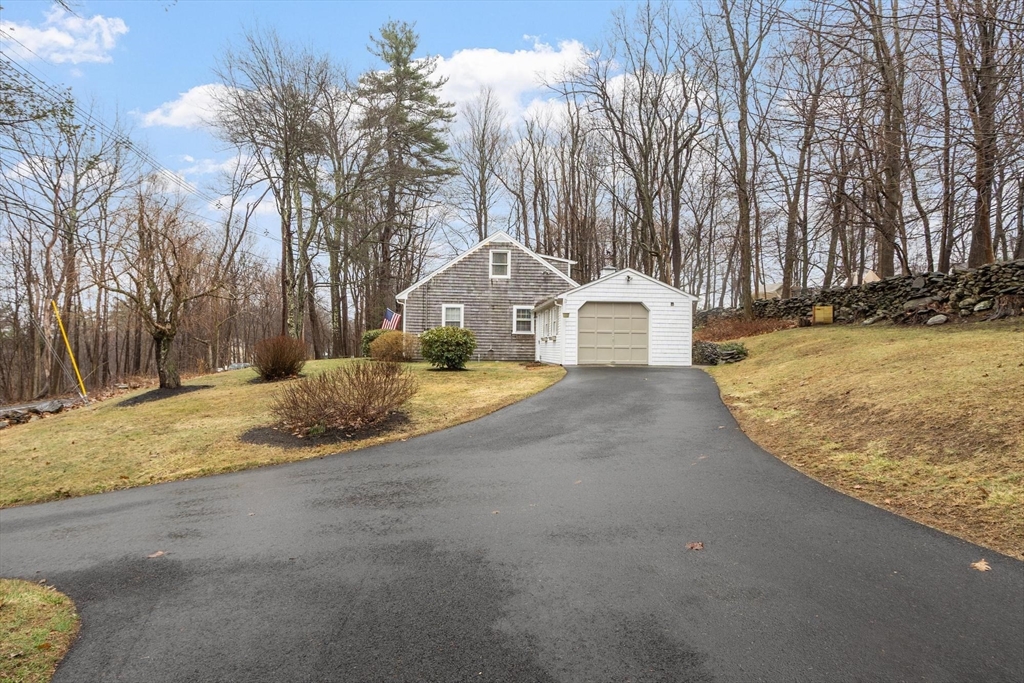 348 Leominster Road Lunenburg, MA 01462 - Photo 11 of 42