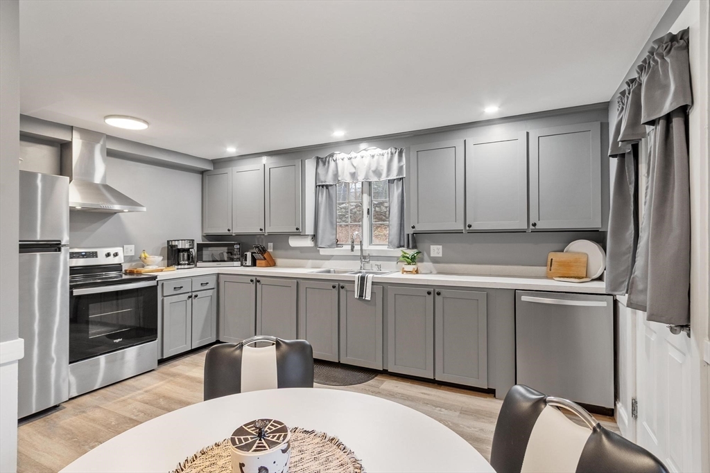 348 Leominster Road Lunenburg, MA 01462 - Photo 13 of 42