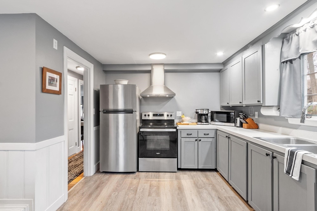 348 Leominster Road Lunenburg, MA 01462 - Photo 17 of 42