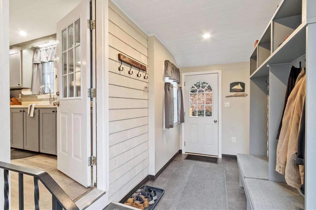 348 Leominster Road Lunenburg, MA 01462 - Photo 28 of 42