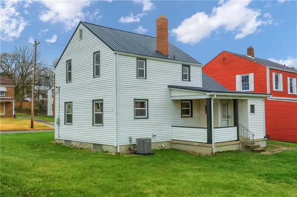 $1,300 | 740 Pershing Street, Ellwood City, PA 16117