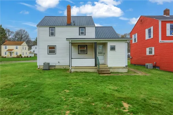 $1,300 | 740 Pershing Street, Ellwood City, PA 16117