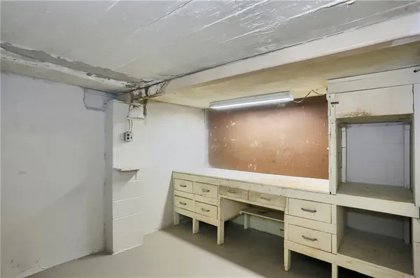 $1,300 | 740 Pershing Street, Ellwood City, PA 16117