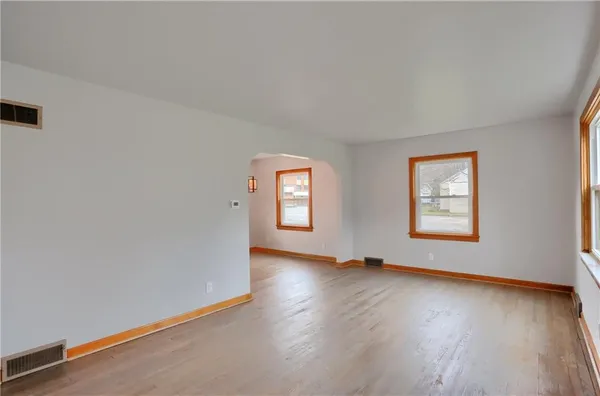 $1,300 | 740 Pershing Street, Ellwood City, PA 16117