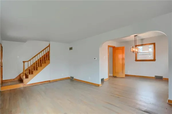 $1,300 | 740 Pershing Street, Ellwood City, PA 16117