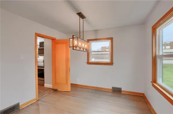 $1,300 | 740 Pershing Street, Ellwood City, PA 16117