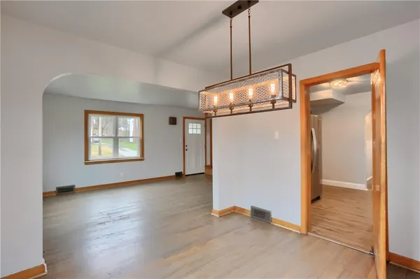 $1,300 | 740 Pershing Street, Ellwood City, PA 16117