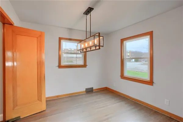 $1,300 | 740 Pershing Street, Ellwood City, PA 16117