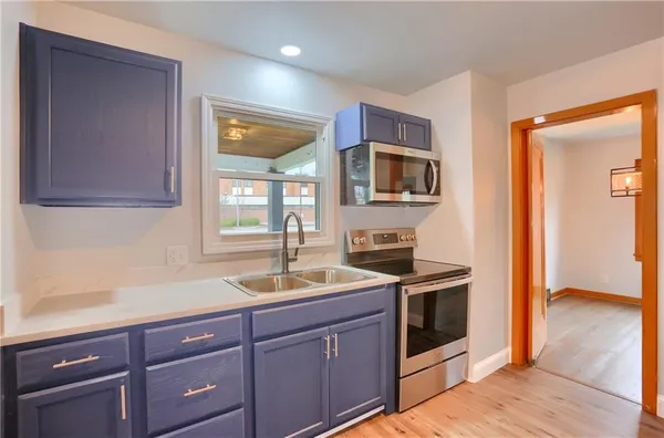 $1,300 | 740 Pershing Street, Ellwood City, PA 16117