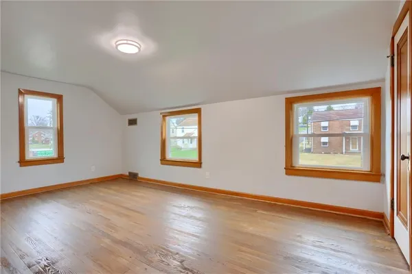 $1,300 | 740 Pershing Street, Ellwood City, PA 16117