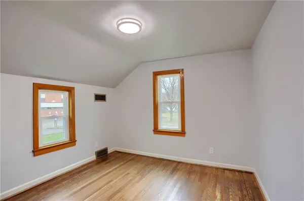 $1,300 | 740 Pershing Street, Ellwood City, PA 16117