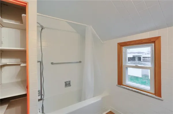 $1,300 | 740 Pershing Street, Ellwood City, PA 16117