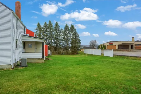 $1,300 | 740 Pershing Street, Ellwood City, PA 16117