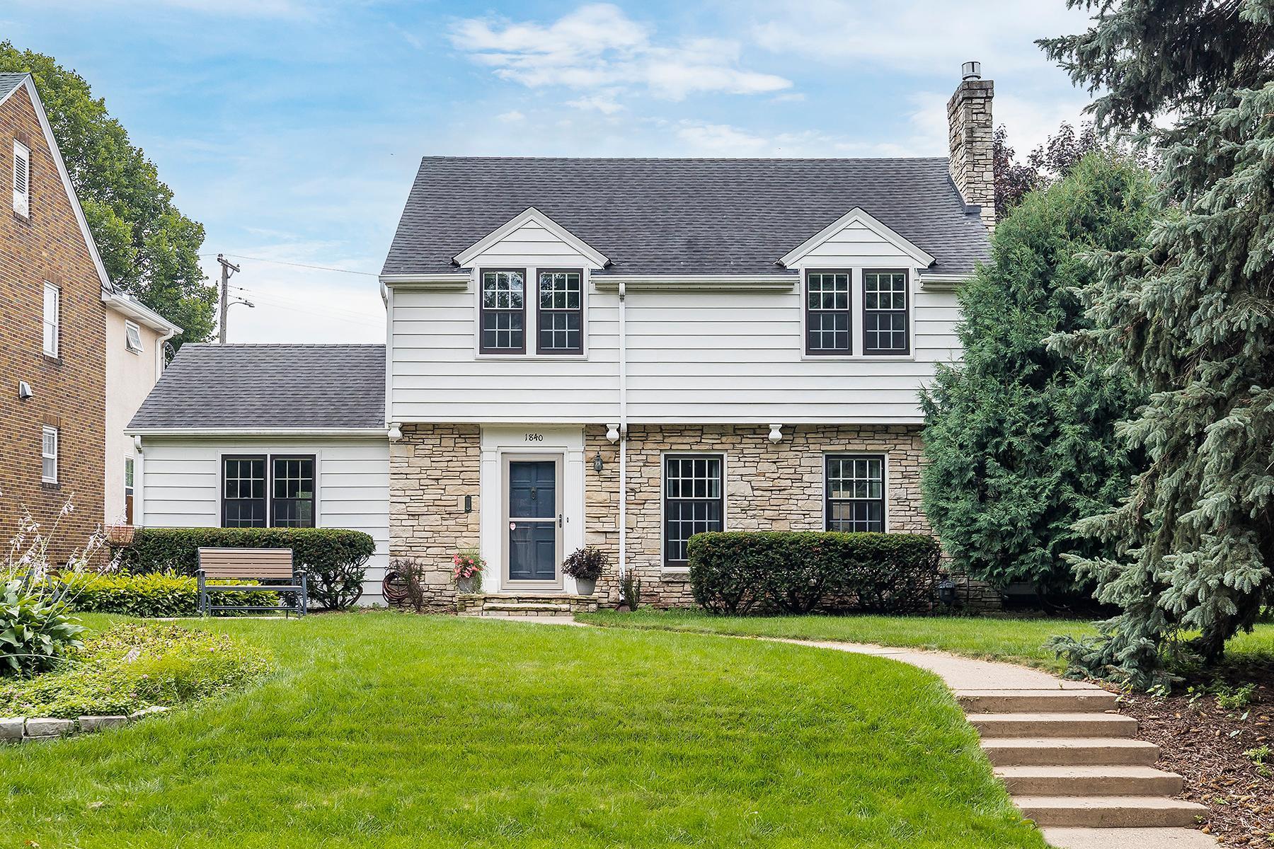 1840 West Pinehurst Avenue St. Paul, MN 55116 - Photo 1 of 39