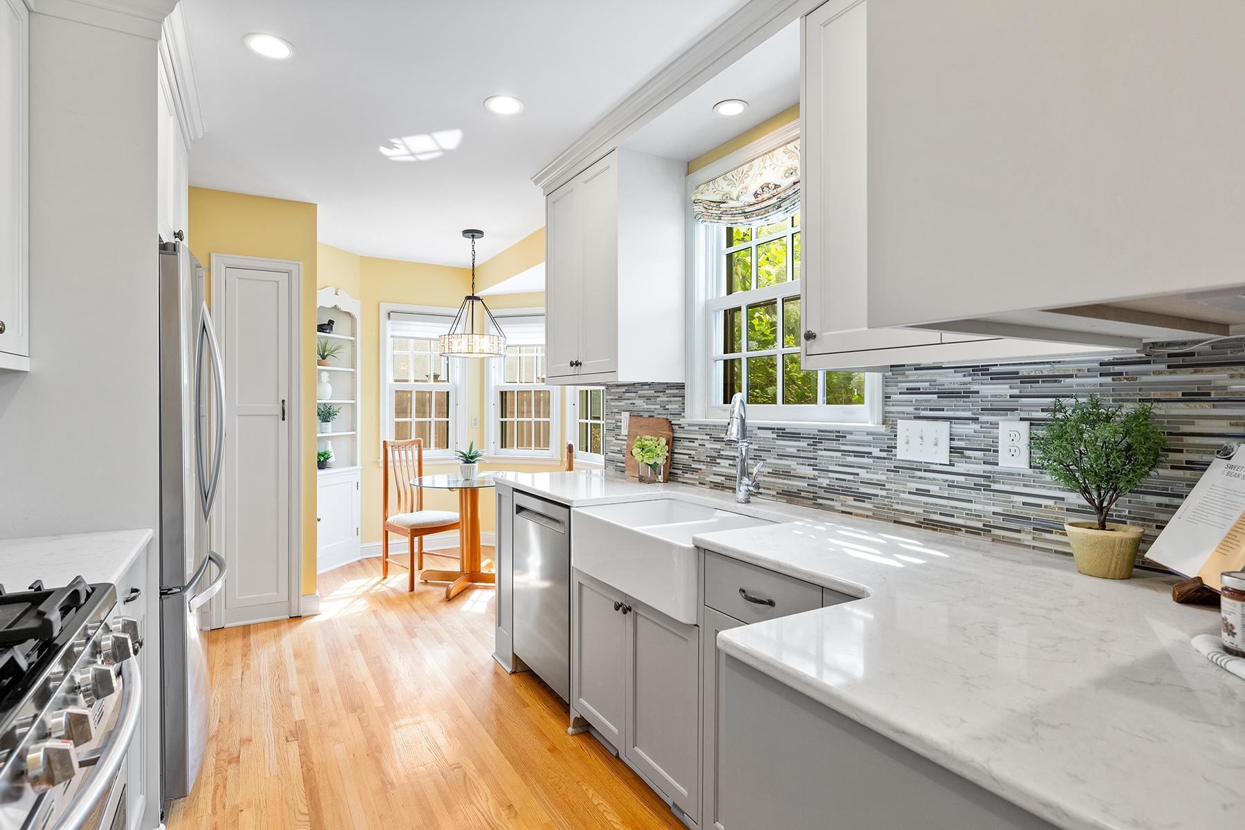 1840 West Pinehurst Avenue St. Paul, MN 55116 - Photo 11 of 39