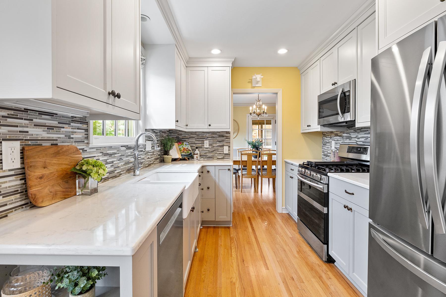 1840 West Pinehurst Avenue St. Paul, MN 55116 - Photo 15 of 39