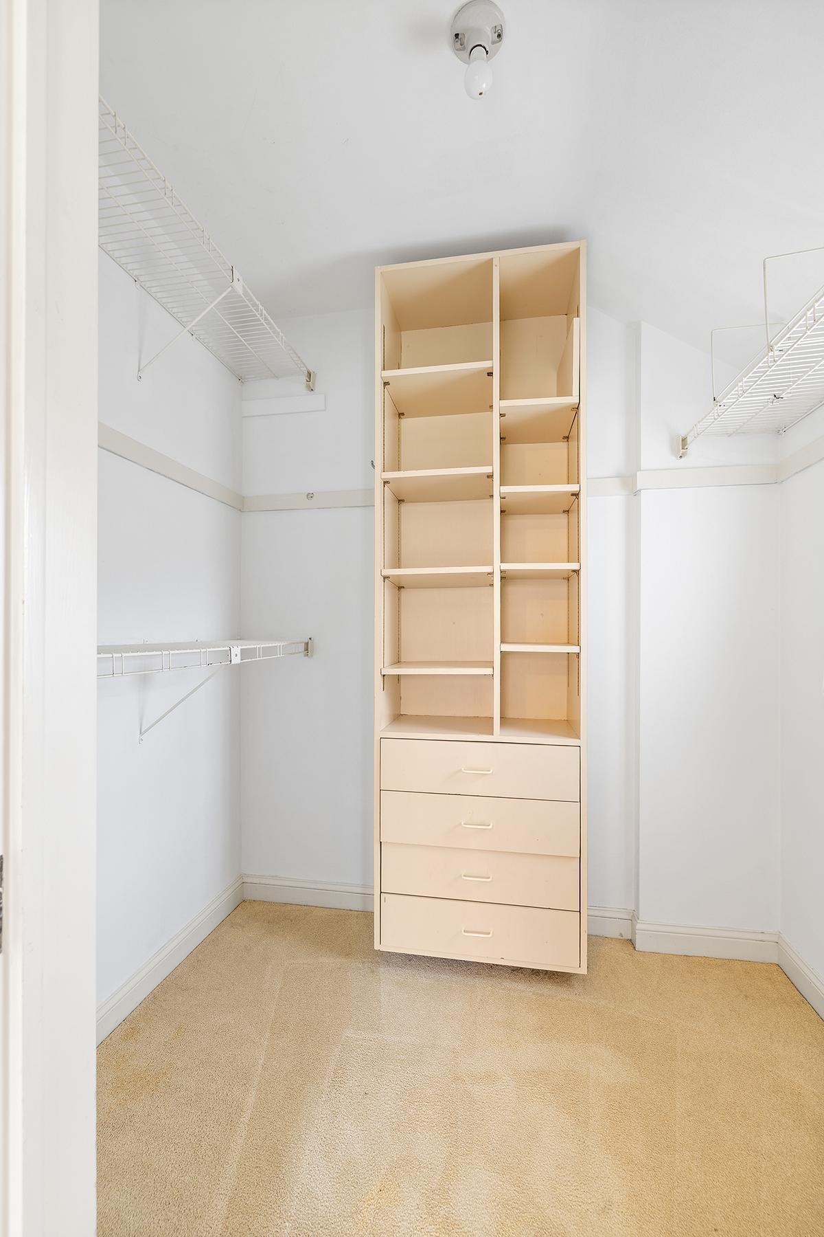 1840 West Pinehurst Avenue St. Paul, MN 55116 - Photo 27 of 39