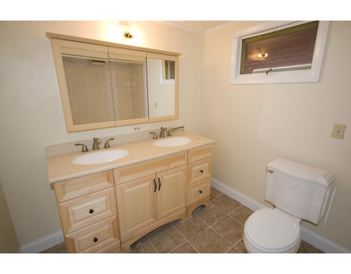 3 Spring St Place Cambridge, MA 02141 - Photo 2 of 8 Gallery Image 2