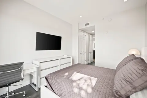 $439,900 | 2631 Northeast 14th Avenue, Unit 304, Wilton Manors, FL 33334