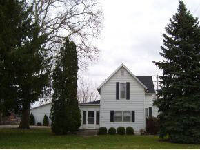 615 Monroe Street Rochester, IN 46975 - Photo 1 of 2