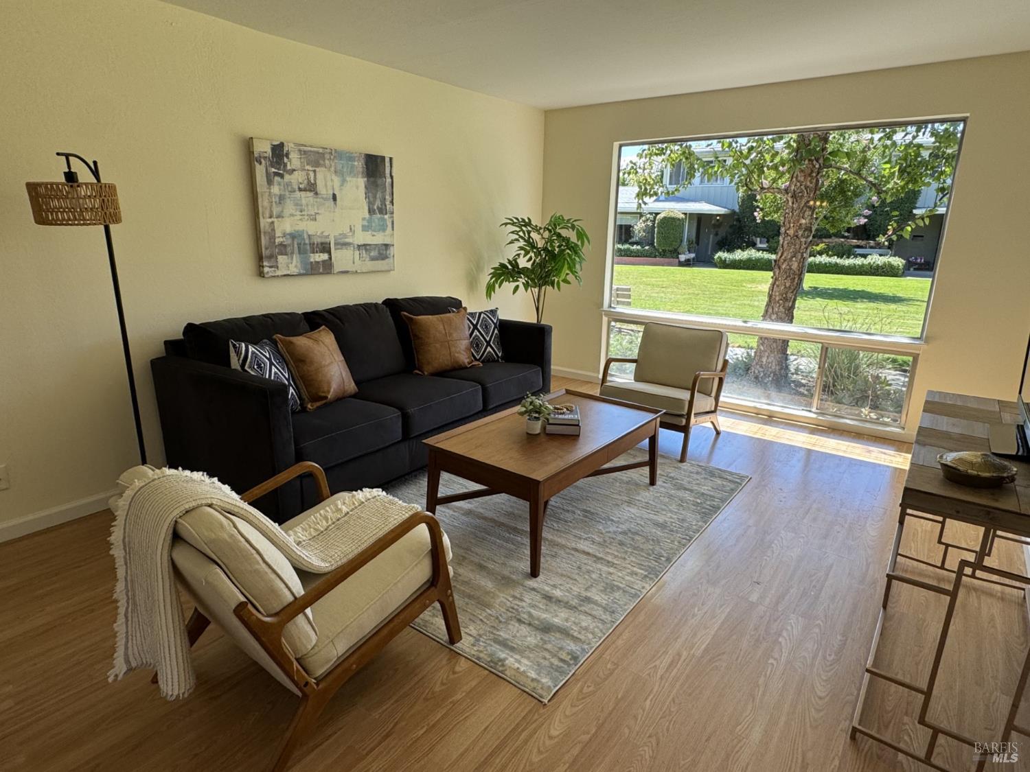1056 Los Gamos Road, Unit E San Rafael, CA 94903 - Photo 4 of 30 Gallery Image 4