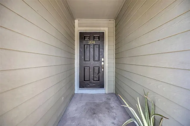 $210,000 | 6142 Westgate Drive, Unit 204, Orlando, FL 32835