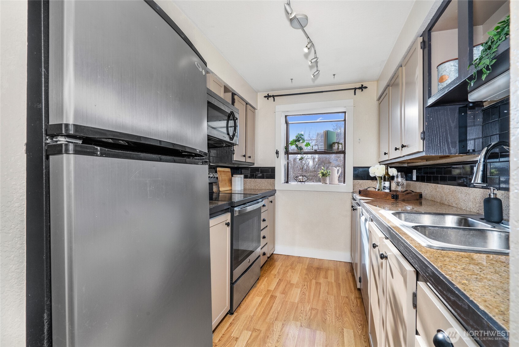 1400 Northwest 60th Street, Unit 202 Seattle, WA 98107 - Photo 14 of 28