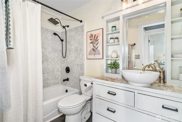 $448,000 | 1400 Northwest 60th Street, Unit 202, Seattle, WA 98107