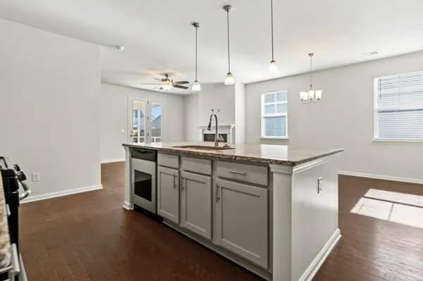 $2,400 | 454 Zenith Boulevard, Summerville, SC 29486