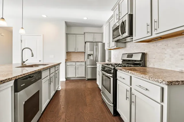 $2,400 | 454 Zenith Boulevard, Summerville, SC 29486