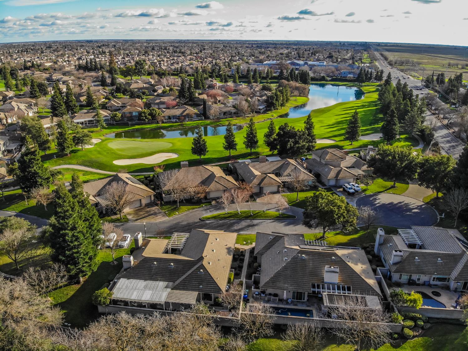 9512 Golf Course Lane Elk Grove, CA 95758 - Photo 2 of 71
